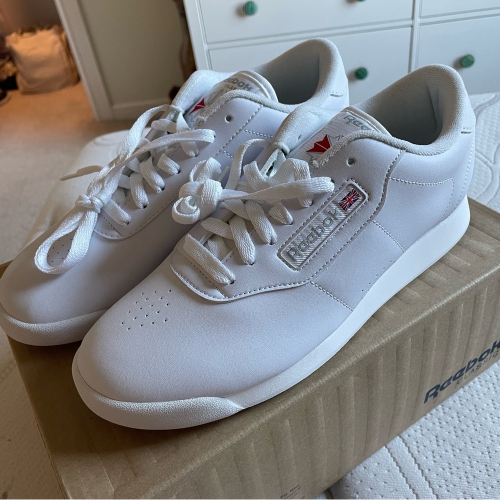Reebok size 8 Women’s shoes